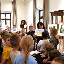 Artyści spotkali się z uczniami. Zwiedzili wystawę i poznali tajniki malarstwa