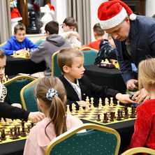 Szachowe zmagania w Sicienku. Za nami V turniej mikołajkowy