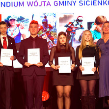 Sportowe święto w Sicienku. Nagrody dla najlepszych zawodników